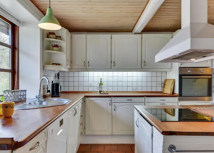 Iiro - 2-5km From The Sea By Interhome Feriehus